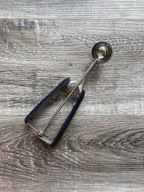 OXO Stainless Steel Black-Handle Ice Cream Scoop with Release